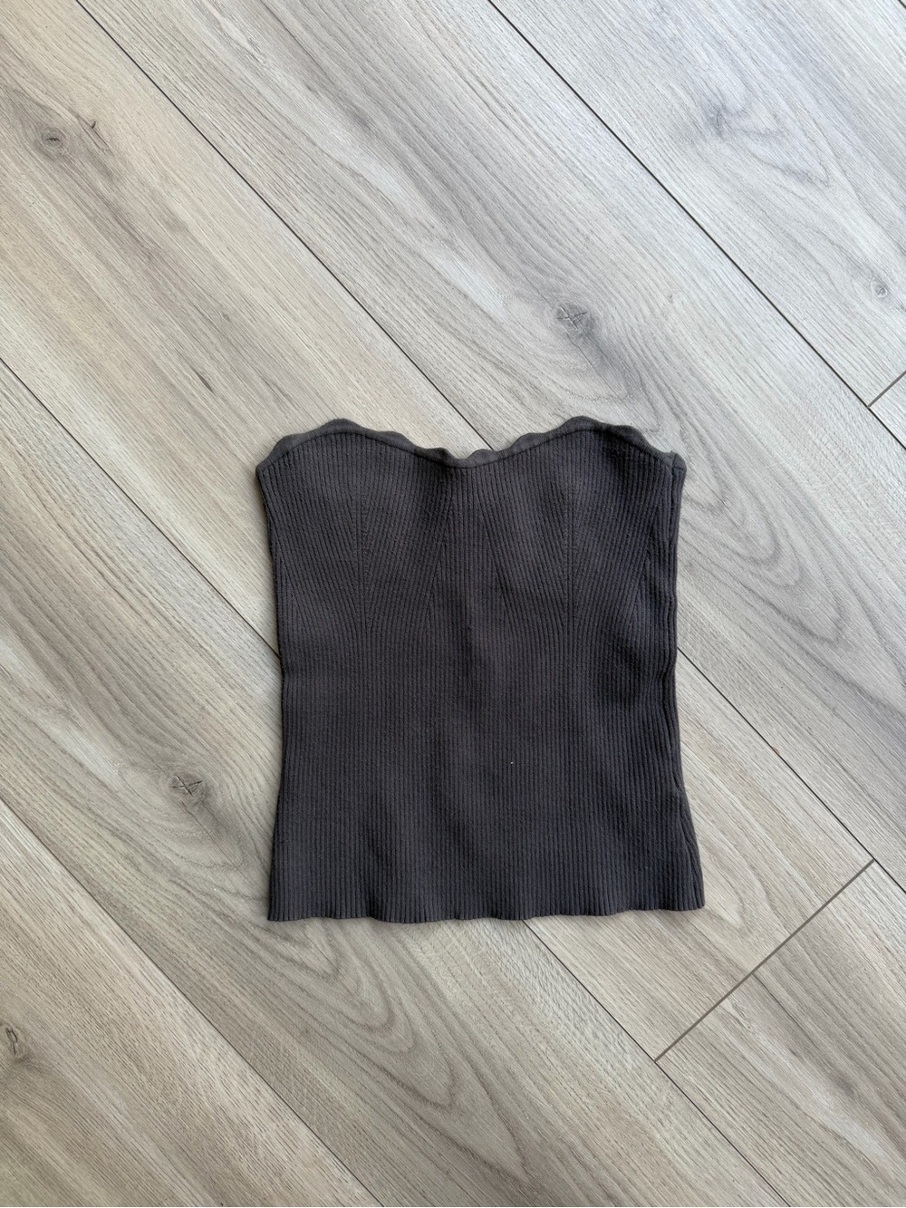 Wilfred Ribbed Strapless Tube Top in Dark Gray